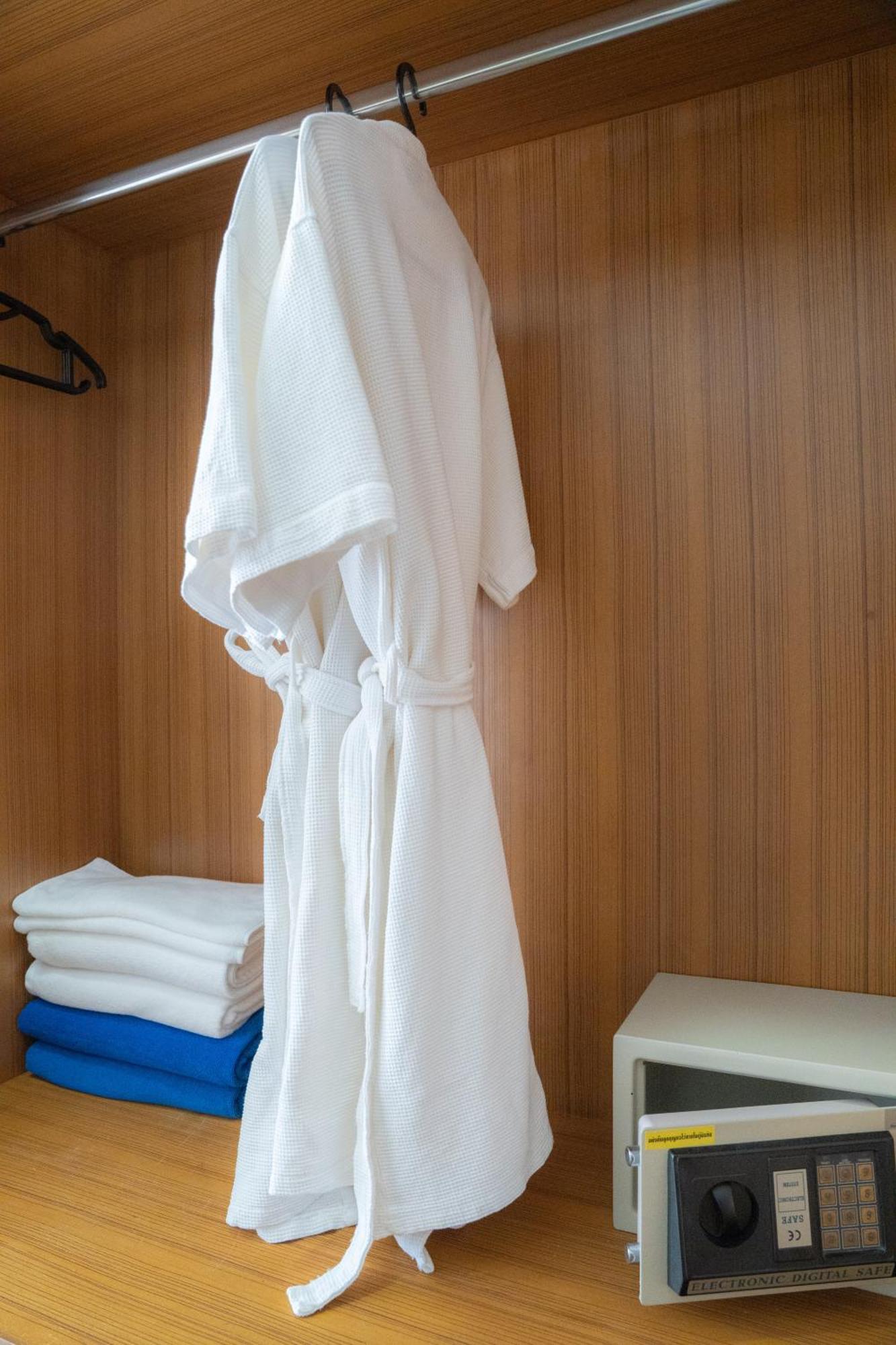 Mam Kaibae Hotel Ко Чанг Экстерьер фото